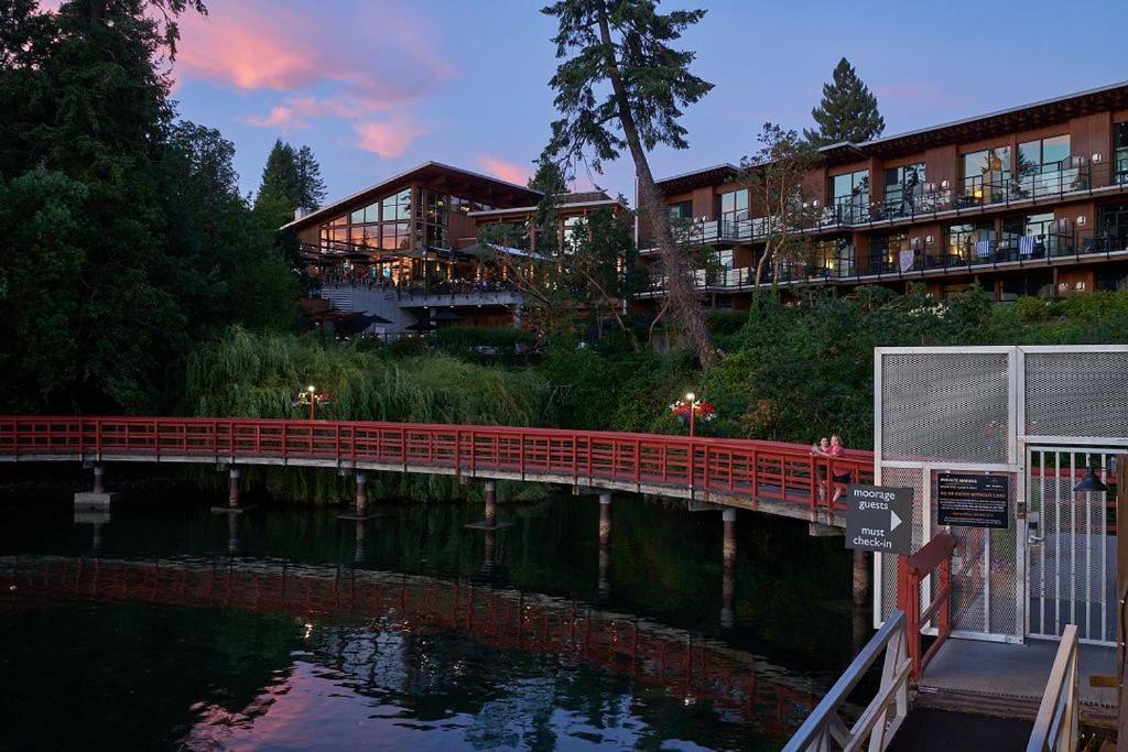 Brentwood Bay Resort & Spa Exteriér fotografie